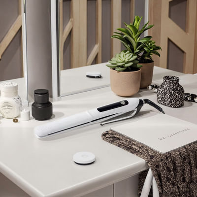 プロヘアストレインダーとフラットアイアン10温度レベル 130-230°C範囲とテフロンプレート