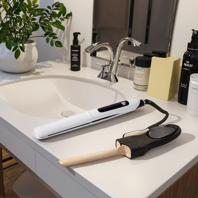 プロヘアストレインダーとフラットアイアン10温度レベル 130-230°C範囲とテフロンプレート